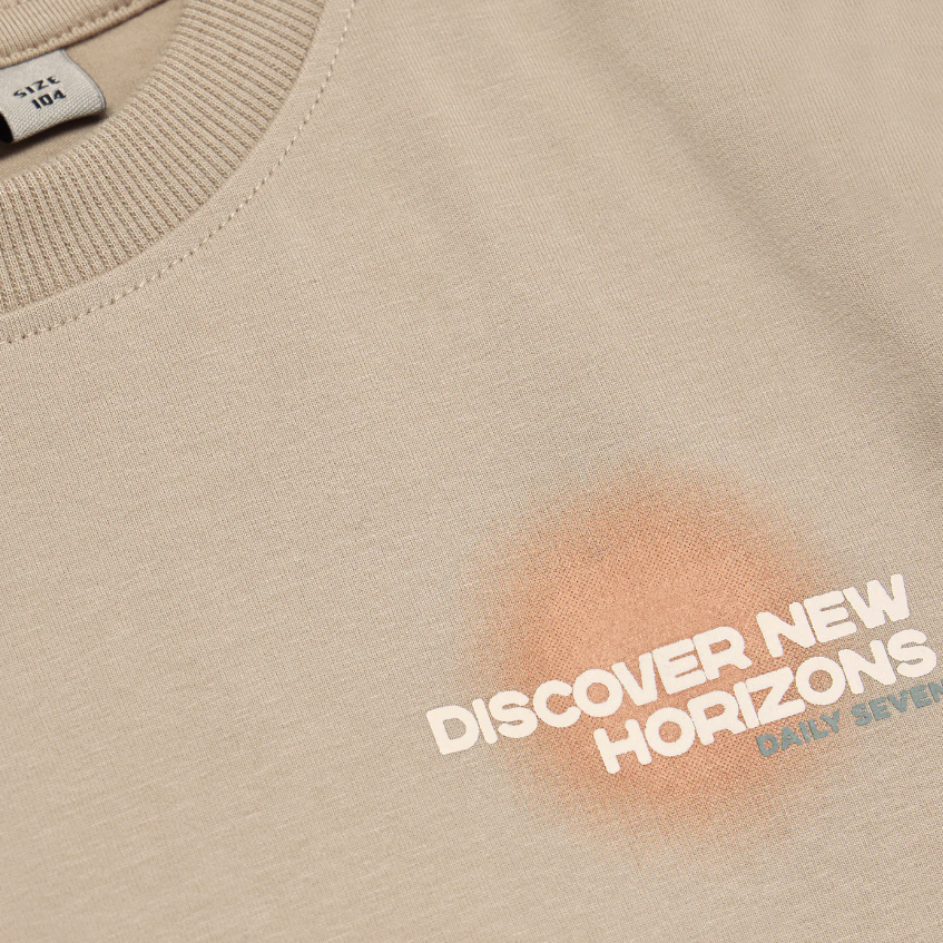 Daily7 | T-shirt backprint tuffet