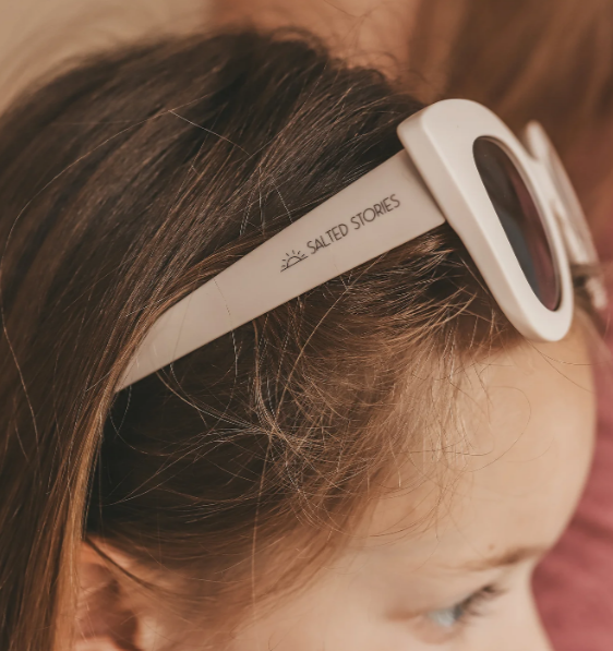 Salted Stories | Zonnebril Cat Eye White Swan