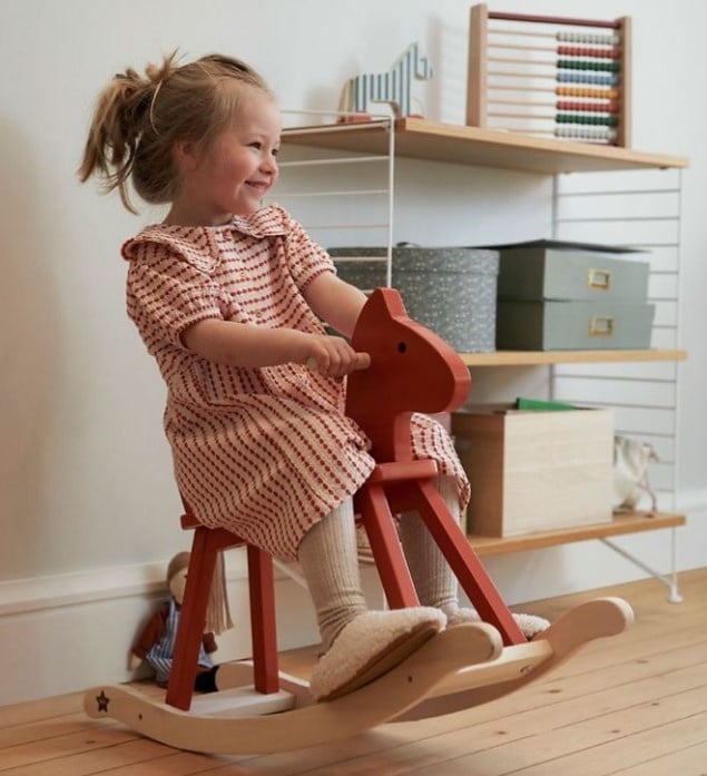 KidsConcept | Schommel paard oranje rood carl larsson