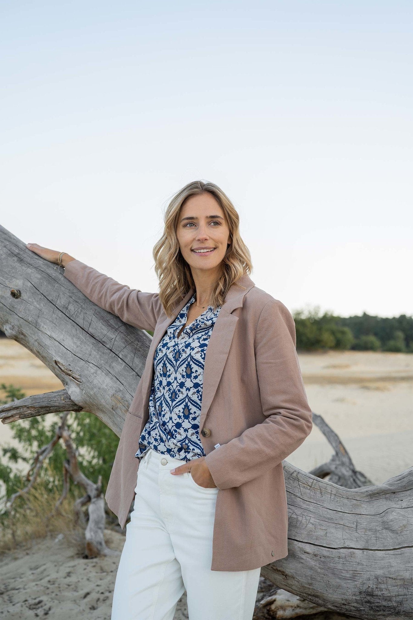 Zusss | Linnen blazer lichtbruin